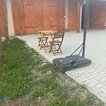 Okerka Vendeghaz Apartment