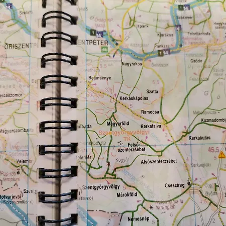 Okerka Vendeghaz Lägenhet