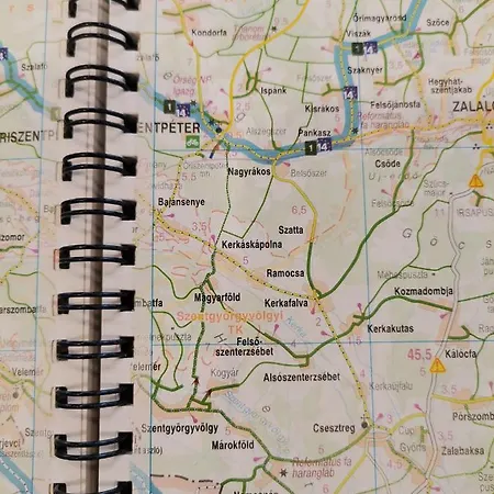 Okerka Vendeghaz Lägenhet *