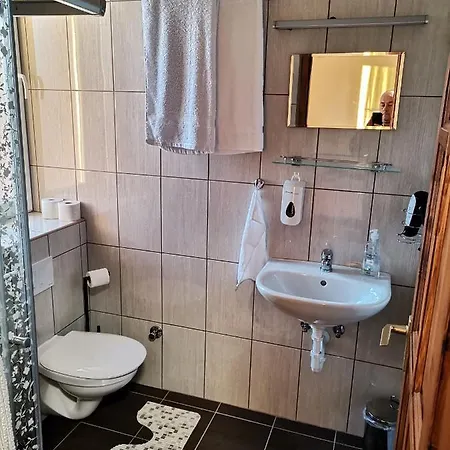 Okerka Vendeghaz * Csesztreg