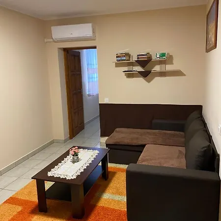 Okerka Vendeghaz Lägenhet *