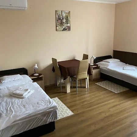 Okerka Vendeghaz Lägenhet Csesztreg