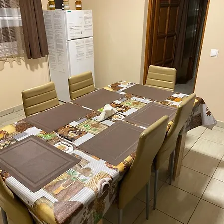 Okerka Vendeghaz * Csesztreg