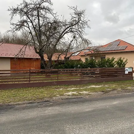 Okerka Vendeghaz * Csesztreg