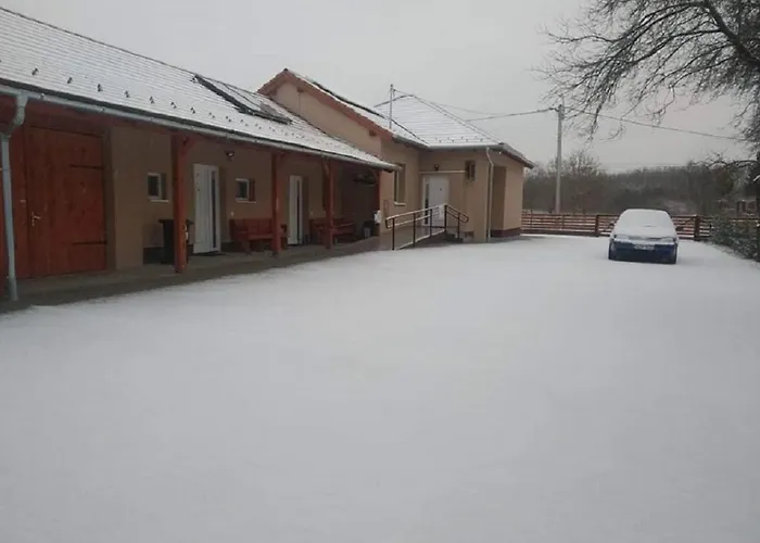 Okerka Vendeghaz * Csesztreg